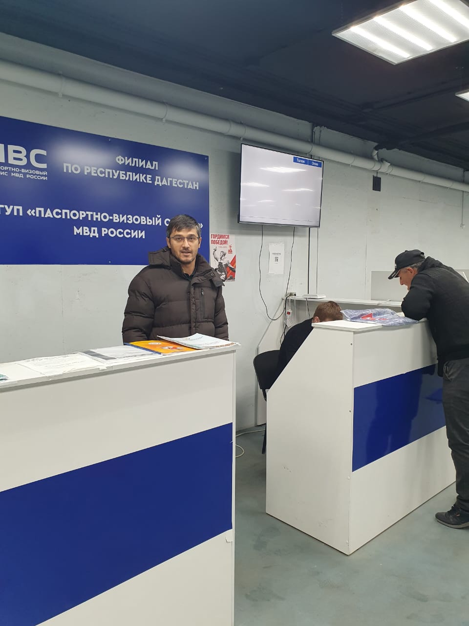 В Махачкале представители Миннаца Дагестана разъяснили иностранным гражданам, работающим в республике, их права и обязанности